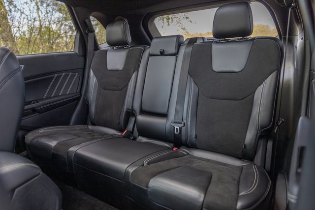 2019 Ford Edge ST w/ AWD, Heated and Cooled Seats