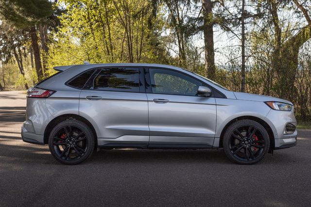 2019 Ford Edge ST w/ AWD, Heated and Cooled Seats
