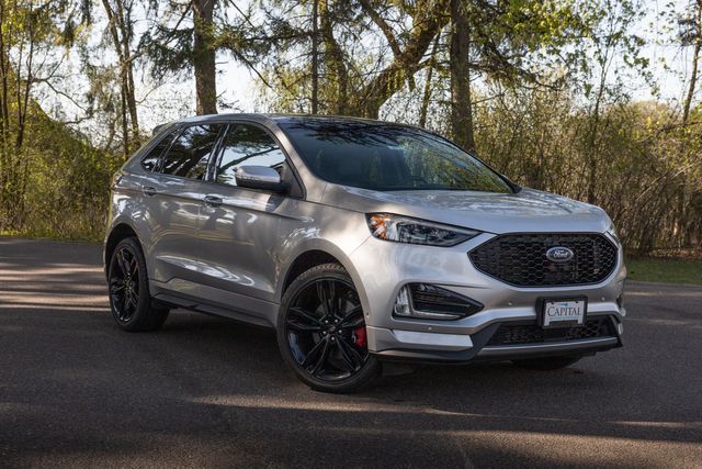 2019 Ford Edge ST w/ AWD, Heated and Cooled Seats