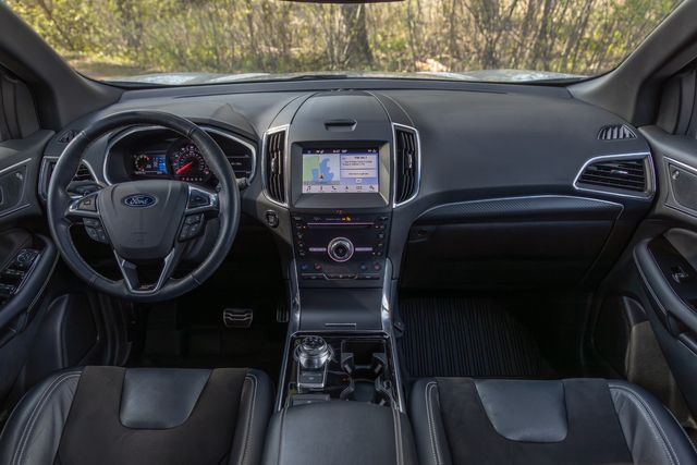 2019 Ford Edge ST w/ AWD, Heated and Cooled Seats 2019 Ford Edge ST w/ AWD, Heated and Cooled Seats