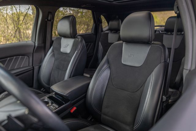 2019 Ford Edge ST w/ AWD, Heated and Cooled Seats