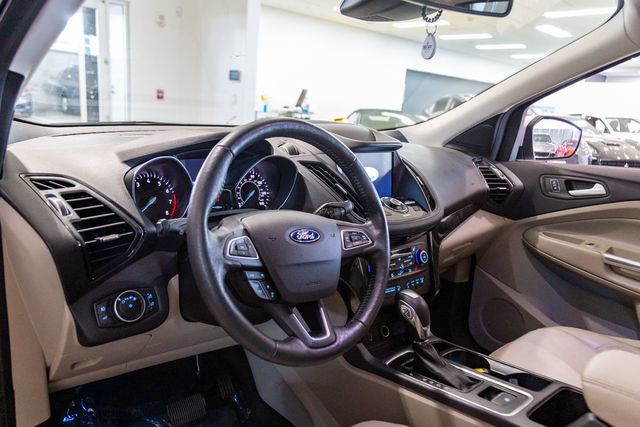 2019 Ford Escape Titanium PANORAMIC VISTA ROOF
