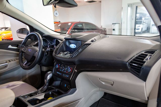 2019 Ford Escape Titanium PANORAMIC VISTA ROOF