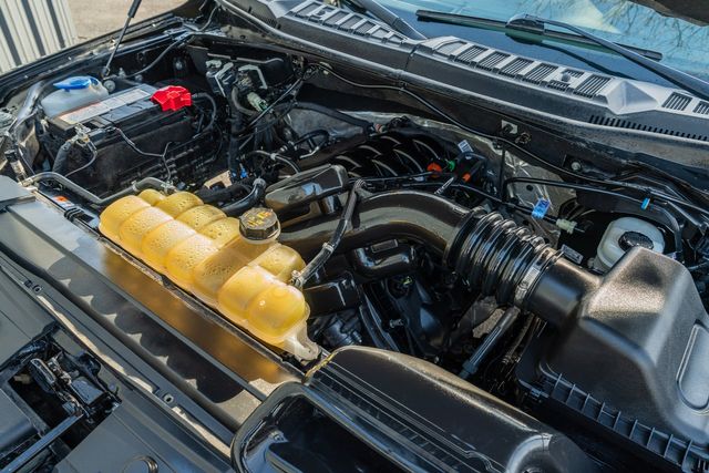 2019 Ford F-150 XLT FX4 / CREW CAB 4WD W/ UPGRADES / 5.0L V-8 | Austin, TX | Rocky Mountain Truck Stop Austin