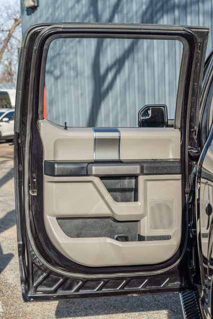 2019 Ford F-150 XLT FX4 / CREW CAB 4WD W/ UPGRADES / 5.0L V-8 | Austin, TX | Rocky Mountain Truck Stop Austin 2019 Ford F-150 XLT FX4 / CREW CAB 4WD W/ UPGRADES / 5.0L V-8 | Austin, TX | Rocky Mountain Truck Stop Austin