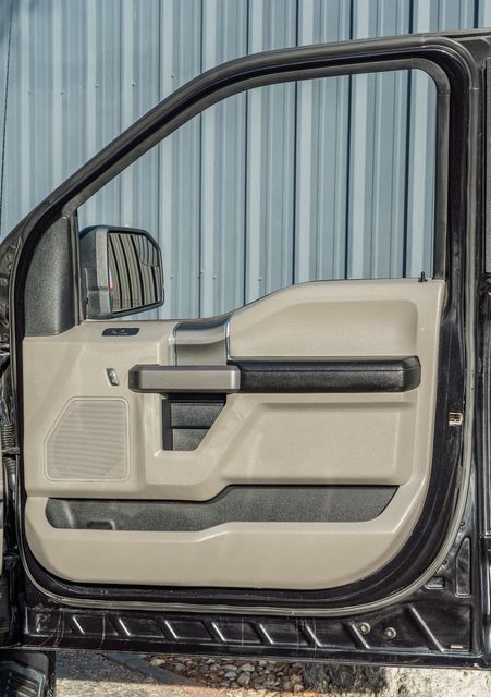 2019 Ford F-150 XLT FX4 / CREW CAB 4WD W/ UPGRADES / 5.0L V-8 | Austin, TX | Rocky Mountain Truck Stop Austin