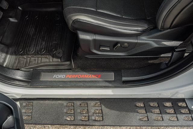 2019 Ford F-150 Raptor 802A / CLEAN CARFAX / BAJA FENDERS / 40's | Dallas, TX | Rocky Mountain Truck Stop Dallas 2019 Ford F-150 Raptor 802A / CLEAN CARFAX / BAJA FENDERS / 40's | Dallas, TX | Rocky Mountain Truck Stop Dallas