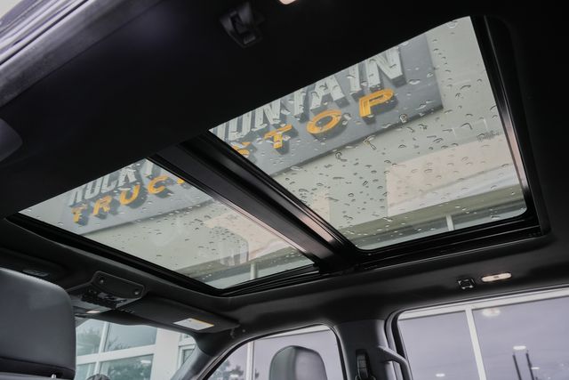 2019 Ford F-150 Raptor 4X4 / LOADED / CARBON FIBER / CLEAN CARFAX | Austin, TX | Rocky Mountain Truck Stop Austin