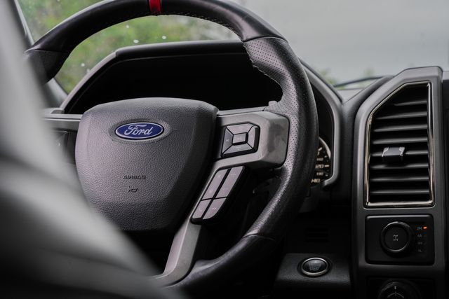 2019 Ford F-150 Raptor 4X4 / LOADED / CARBON FIBER / CLEAN CARFAX | Austin, TX | Rocky Mountain Truck Stop Austin
