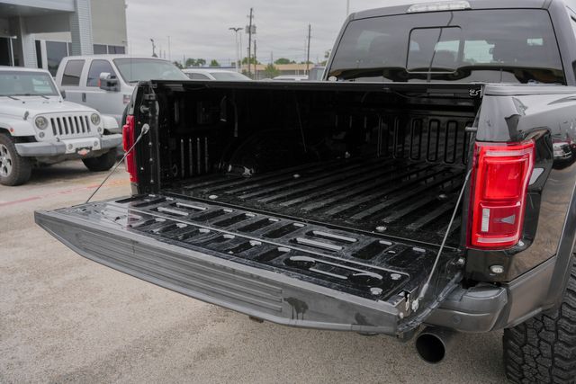 2019 Ford F-150 Raptor 4X4 / LOADED / CARBON FIBER / CLEAN CARFAX | Austin, TX | Rocky Mountain Truck Stop Austin