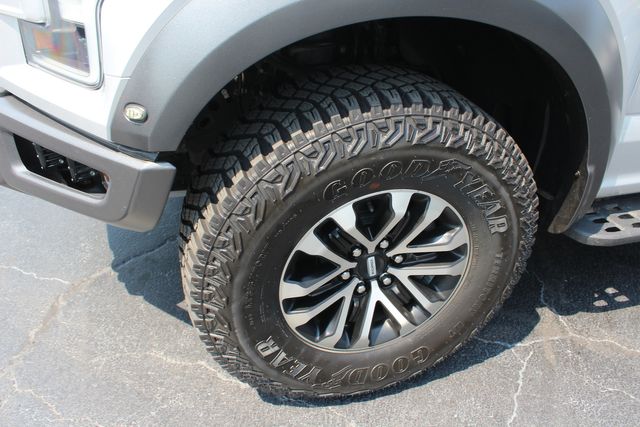 2019 Ford F-150 Raptor | Granite City, Illinois | MasterCars Company Inc. 2019 Ford F-150 Raptor | Granite City, Illinois | MasterCars Company Inc.