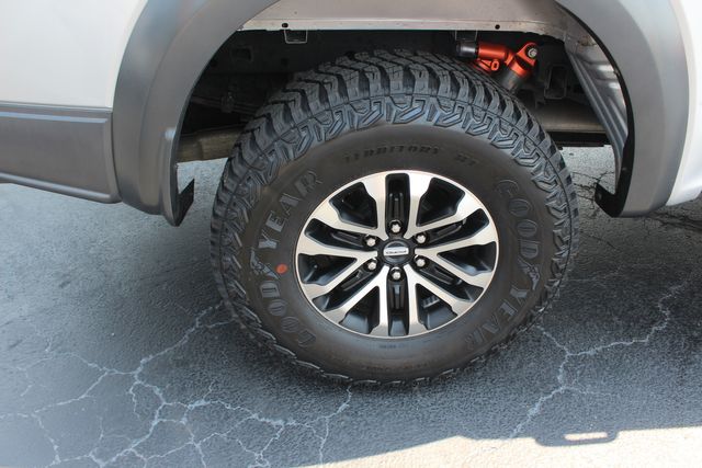 2019 Ford F-150 Raptor | Granite City, Illinois | MasterCars Company Inc. 2019 Ford F-150 Raptor | Granite City, Illinois | MasterCars Company Inc.