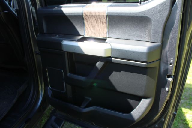 2019 Ford F-250 Diesel 4x4 Lariat | Roscoe, IL | Autoland Outlets 2019 Ford F-250 Diesel 4x4 Lariat | Roscoe, IL | Autoland Outlets