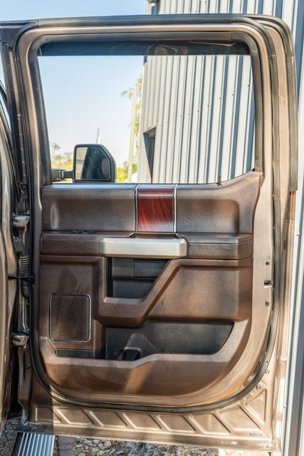 2019 Ford F-250 Super Duty King Ranch ULTIMATE FX4 / CLEAN CARFAX / LOADED | Austin, TX | Rocky Mountain Truck Stop Austin 2019 Ford F-250 Super Duty King Ranch ULTIMATE FX4 / CLEAN CARFAX / LOADED | Austin, TX | Rocky Mountain Truck Stop Austin