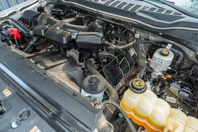 2019 Ford F-250 Super Duty XL LONG BED / SUPER LOW MILES / SINGLE OWNER | Austin, TX | Rocky Mountain Truck Stop Austin