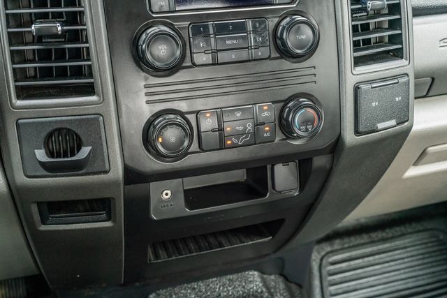 2019 Ford F-250 Super Duty XL LONG BED / SUPER LOW MILES / SINGLE OWNER | Dallas, TX | Rocky Mountain Truck Stop Dallas 2019 Ford F-250 Super Duty XL LONG BED / SUPER LOW MILES / SINGLE OWNER | Dallas, TX | Rocky Mountain Truck Stop Dallas