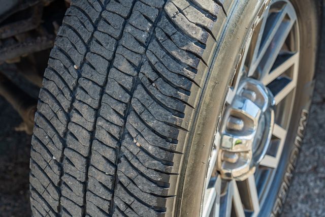 2019 Ford F-250 Super Duty Lariat ULTIMATE CREW FX4 / CLEAN CARFAX 1-OWNER | Austin, TX | Rocky Mountain Truck Stop Austin