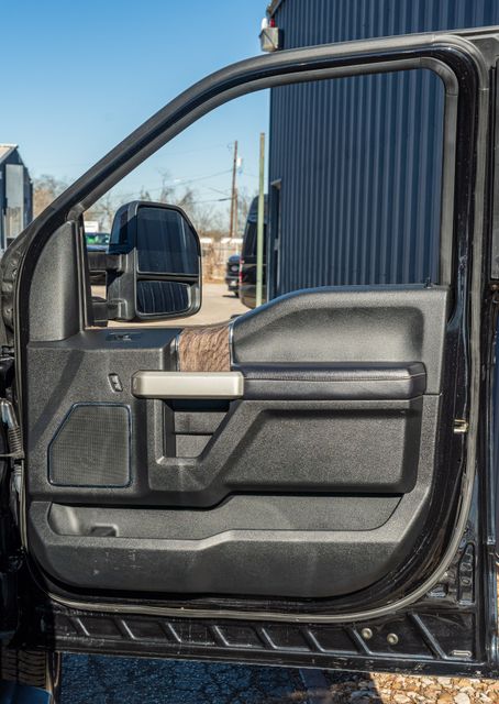 2019 Ford F-250 Super Duty Lariat ULTIMATE CREW FX4 / CLEAN CARFAX 1-OWNER | Austin, TX | Rocky Mountain Truck Stop Austin