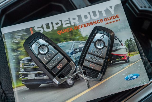 2019 Ford F-250 Super Duty Lariat ULTIMATE CREW FX4 / CLEAN CARFAX 1-OWNER | Austin, TX | Rocky Mountain Truck Stop Austin