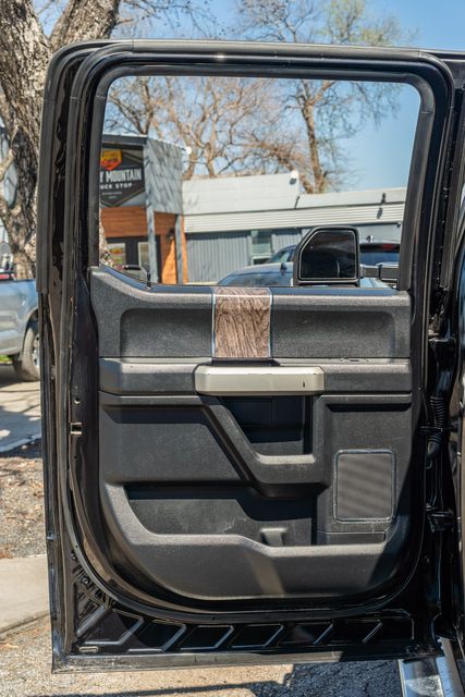 2019 Ford F-250 Super Duty Lariat ULTIMATE CREW FX4 / CLEAN CARFAX 1-OWNER | Austin, TX | Rocky Mountain Truck Stop Austin