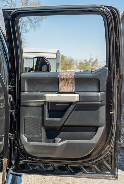 2019 Ford F-250 Super Duty Lariat ULTIMATE CREW FX4 / CLEAN CARFAX 1-OWNER | Austin, TX | Rocky Mountain Truck Stop Austin 2019 Ford F-250 Super Duty Lariat ULTIMATE CREW FX4 / CLEAN CARFAX 1-OWNER | Austin, TX | Rocky Mountain Truck Stop Austin