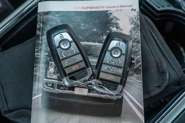 2019 Ford F-250 Super Duty Lariat ULTIMATE CREW FX4 / CLEAN CARFAX 1-OWNER | Austin, TX | Rocky Mountain Truck Stop Austin 2019 Ford F-250 Super Duty Lariat ULTIMATE CREW FX4 / CLEAN CARFAX 1-OWNER | Austin, TX | Rocky Mountain Truck Stop Austin