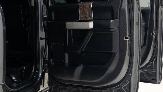 2019 Ford F-250 Super Duty Lariat 4x4 4dr Crew Cab 6.8 ft. SB Pickup | Houston, TX | Houston Auto Credit