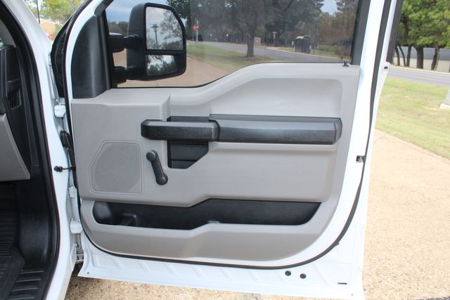 2019 Ford F-250 Super Duty Service Utility Contractor Truck With Power LiftGate | Irving, Texas | Lonestar Automart Inc. 2019 Ford F-250 Super Duty Service Utility Contractor Truck With Power LiftGate | Irving, Texas | Lonestar Automart Inc.