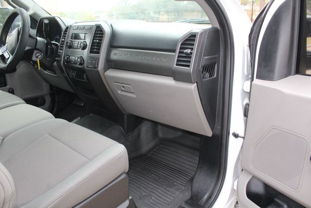 2019 Ford F-250 Super Duty Service Utility Contractor Truck With Power LiftGate | Irving, Texas | Lonestar Automart Inc. 2019 Ford F-250 Super Duty Service Utility Contractor Truck With Power LiftGate | Irving, Texas | Lonestar Automart Inc.