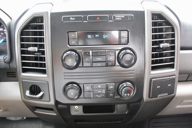 2019 Ford F-250 Super Duty Service Utility Contractor Truck With Power LiftGate | Irving, Texas | Lonestar Automart Inc. 2019 Ford F-250 Super Duty Service Utility Contractor Truck With Power LiftGate | Irving, Texas | Lonestar Automart Inc.