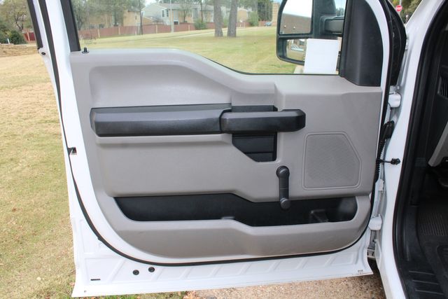 2019 Ford F-250 Super Duty Service Utility Contractor Truck With Power LiftGate | Irving, Texas | Lonestar Automart Inc. 2019 Ford F-250 Super Duty Service Utility Contractor Truck With Power LiftGate | Irving, Texas | Lonestar Automart Inc.