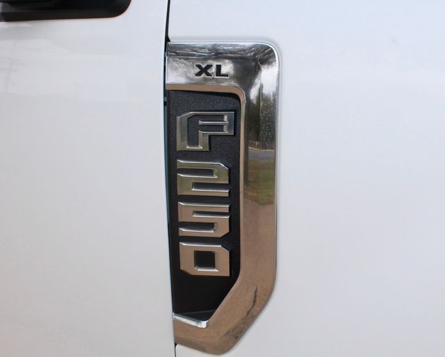 2019 Ford F-250 Super Duty Service Utility Contractor Truck With Power LiftGate | Irving, Texas | Lonestar Automart Inc. 2019 Ford F-250 Super Duty Service Utility Contractor Truck With Power LiftGate | Irving, Texas | Lonestar Automart Inc.