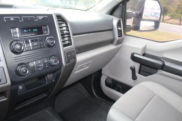 2019 Ford F-250 Super Duty Service Utility Contractor Truck With Power LiftGate | Irving, Texas | Lonestar Automart Inc. 2019 Ford F-250 Super Duty Service Utility Contractor Truck With Power LiftGate | Irving, Texas | Lonestar Automart Inc.