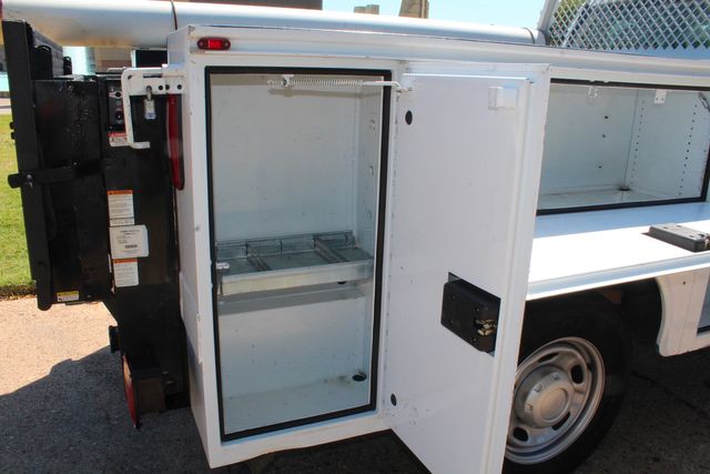 2019 Ford F-250 Super Duty Utility Service Truck With Power LiftGate | Irving, Texas | Lonestar Automart Inc. 2019 Ford F-250 Super Duty Utility Service Truck With Power LiftGate | Irving, Texas | Lonestar Automart Inc.