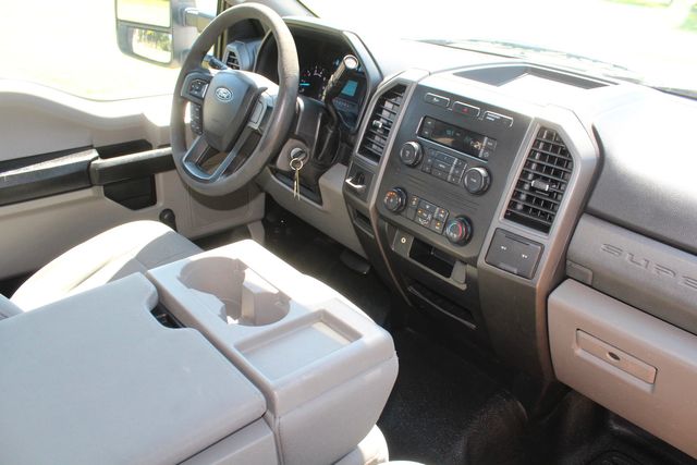 2019 Ford F-250 Super Duty Utility Service Truck With Power LiftGate | Irving, Texas | Lonestar Automart Inc. 2019 Ford F-250 Super Duty Utility Service Truck With Power LiftGate | Irving, Texas | Lonestar Automart Inc.