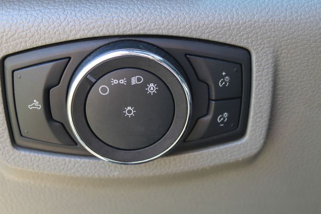 2019 Ford F-250 Super Duty Utility Service Truck With Power LiftGate | Irving, Texas | Lonestar Automart Inc. 2019 Ford F-250 Super Duty Utility Service Truck With Power LiftGate | Irving, Texas | Lonestar Automart Inc.