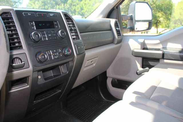 2019 Ford F-250 Super Duty Utility Service Truck With Power LiftGate | Irving, Texas | Lonestar Automart Inc. 2019 Ford F-250 Super Duty Utility Service Truck With Power LiftGate | Irving, Texas | Lonestar Automart Inc.