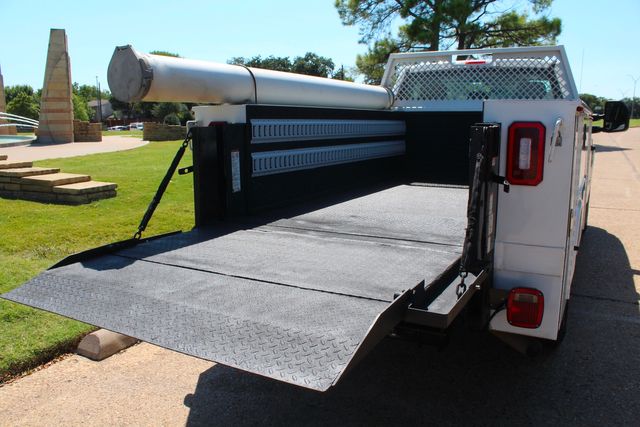 2019 Ford F-250 Super Duty Utility Service Truck With Power LiftGate | Irving, Texas | Lonestar Automart Inc. 2019 Ford F-250 Super Duty Utility Service Truck With Power LiftGate | Irving, Texas | Lonestar Automart Inc.