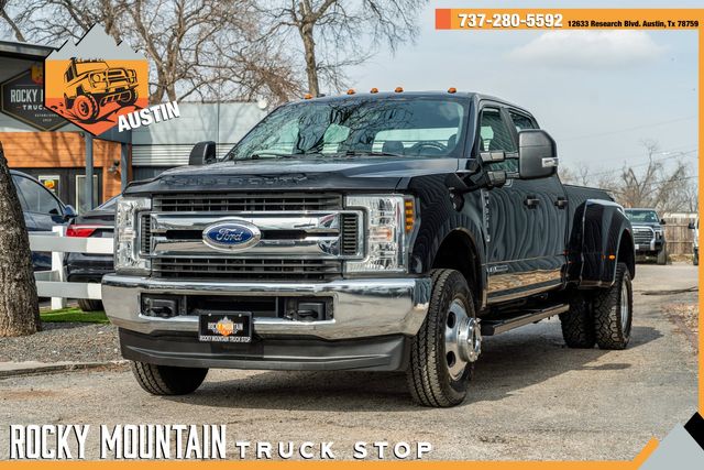 2019 Ford F-350 Super Duty XL CREW CAB STX FX4 4X4 / ONE OWNER / CLEAN CARFAX | Austin, TX | Rocky Mountain Truck Stop Austin in Austin, TX 78759