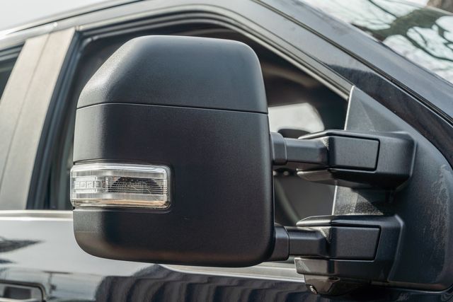 2019 Ford F-350 Super Duty XL CREW CAB STX FX4 4X4 / ONE OWNER / CLEAN CARFAX | Austin, TX | Rocky Mountain Truck Stop Austin