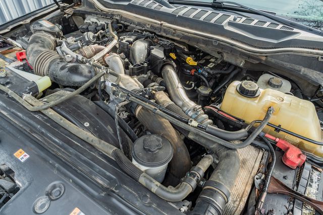 2019 Ford F-350 Super Duty XL CREW CAB STX FX4 4X4 / ONE OWNER / CLEAN CARFAX | Austin, TX | Rocky Mountain Truck Stop Austin