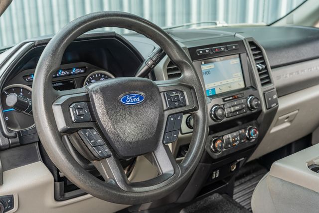 2019 Ford F-350 Super Duty XL CREW CAB STX FX4 4X4 / ONE OWNER / CLEAN CARFAX | Austin, TX | Rocky Mountain Truck Stop Austin