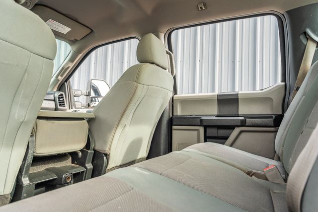 2019 Ford F-350 Super Duty XL CREW CAB STX FX4 4X4 / ONE OWNER / CLEAN CARFAX | Austin, TX | Rocky Mountain Truck Stop Austin