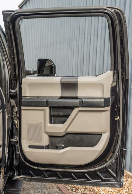 2019 Ford F-350 Super Duty XL CREW CAB STX FX4 4X4 / ONE OWNER / CLEAN CARFAX | Austin, TX | Rocky Mountain Truck Stop Austin