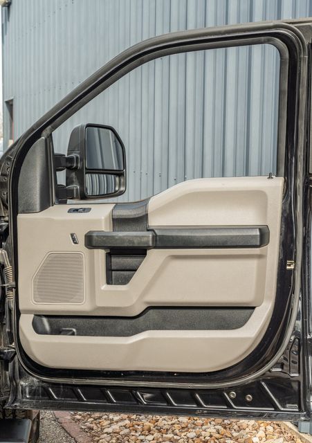 2019 Ford F-350 Super Duty XL CREW CAB STX FX4 4X4 / ONE OWNER / CLEAN CARFAX | Austin, TX | Rocky Mountain Truck Stop Austin