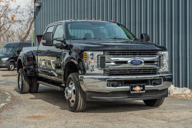 2019 Ford F-350 Super Duty XL CREW CAB STX FX4 4X4 / ONE OWNER / CLEAN CARFAX | Austin, TX | Rocky Mountain Truck Stop Austin