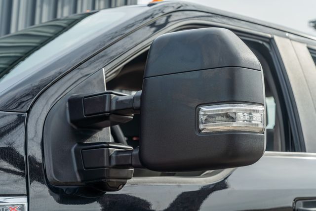 2019 Ford F-350 Super Duty XL CREW CAB STX FX4 4X4 / ONE OWNER / CLEAN CARFAX | Austin, TX | Rocky Mountain Truck Stop Austin