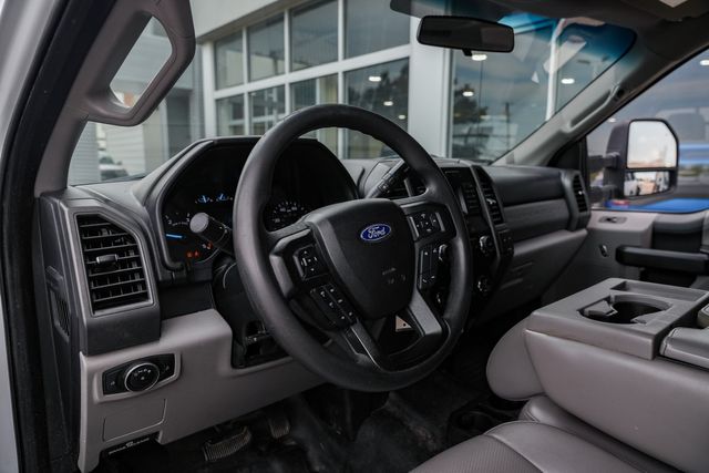 2019 Ford F-350 Super Duty XL RWD / CM FLATBED / GOOD SERVICE HISTORY | Austin, TX | Rocky Mountain Truck Stop Austin 2019 Ford F-350 Super Duty XL RWD / CM FLATBED / GOOD SERVICE HISTORY | Austin, TX | Rocky Mountain Truck Stop Austin