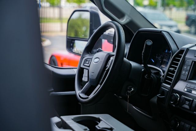 2019 Ford F-350 Super Duty XL RWD / CM FLATBED / GOOD SERVICE HISTORY | Austin, TX | Rocky Mountain Truck Stop Austin 2019 Ford F-350 Super Duty XL RWD / CM FLATBED / GOOD SERVICE HISTORY | Austin, TX | Rocky Mountain Truck Stop Austin