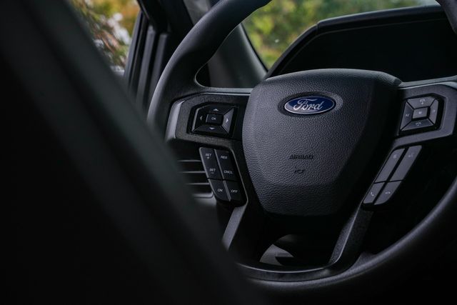 2019 Ford F-350 Super Duty XL RWD / CM FLATBED / GOOD SERVICE HISTORY | Austin, TX | Rocky Mountain Truck Stop Austin 2019 Ford F-350 Super Duty XL RWD / CM FLATBED / GOOD SERVICE HISTORY | Austin, TX | Rocky Mountain Truck Stop Austin